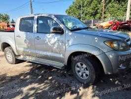 Toyota Hilux SR felszereltséggel eladó
