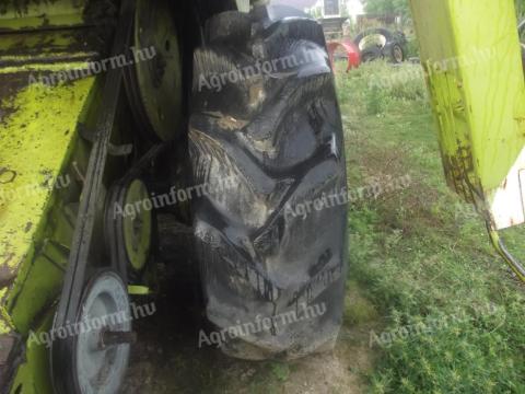 Szerelt kombájn kerék 23, 1-26-os méretben eladó Szerelt kombájn kerék 23, 1-26-os méretben eladó