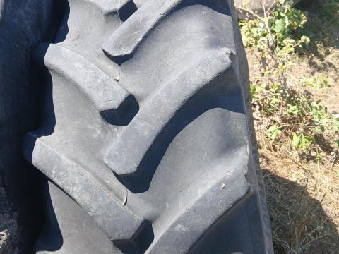 14.9x24 traktor gumi eladó 14.9x24 traktor gumi eladó