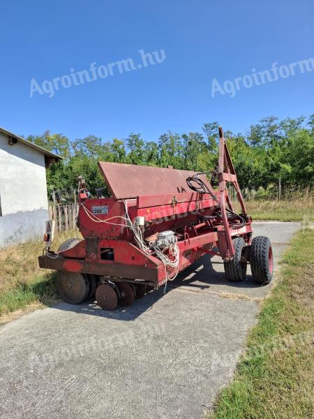 IH 6200 vetőgép