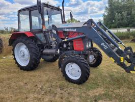 Mtz 820 traktor Blackbull homlokrakodóval eladó