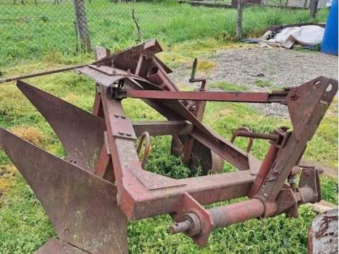 Eke 3 fejes Eke 3 fejes