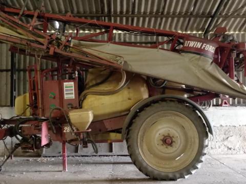 Hardi Commander Plus 2800 TwinForce szántóföldi permetező eladó Hardi Commander Plus 2800 TwinForce szántóföldi permetező eladó