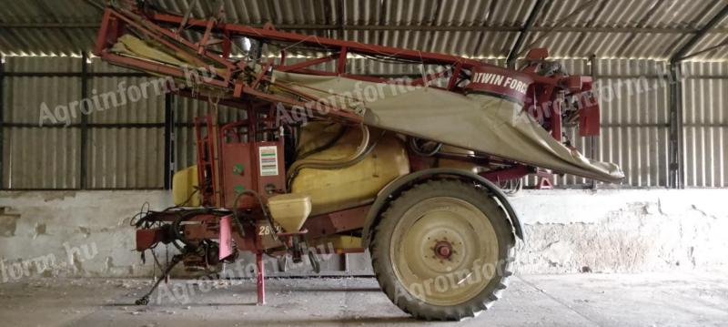 Hardi Commander Plus 2800 TwinForce szántóföldi permetező eladó