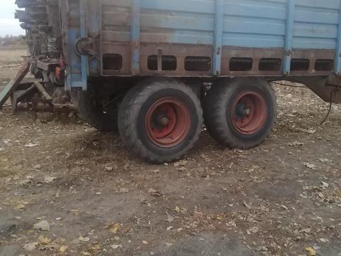 Eladó T088 trágyaszóró cserelehetőséggel