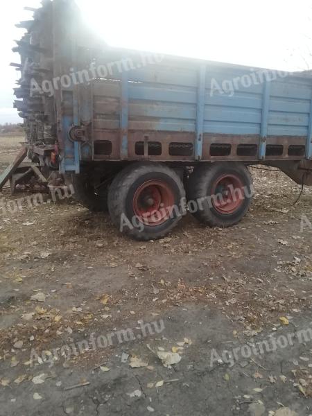 Eladó T088 trágyaszóró cserelehetőséggel