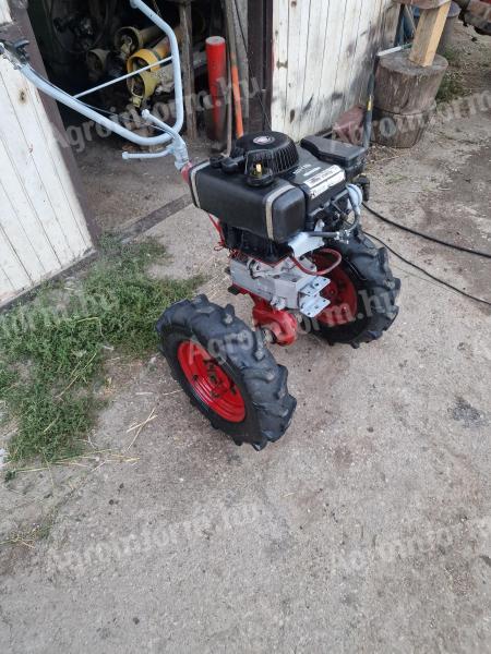 Robi 250T kistraktor eladó