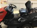 EF 106 fűnyíró traktor 22 LE bemutató darab