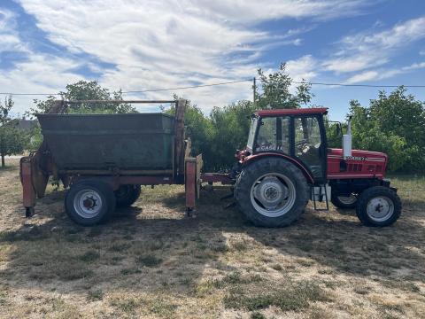 Case IH 895 traktor Unikon 5000 konténerszállítóval eladó Case IH 895 traktor Unikon 5000 konténerszállítóval eladó