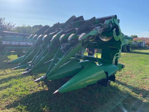 John Deere 608C hidraulikusan csukható 8 soros adapter John Deere 608C hidraulikusan csukható 8 soros adapter