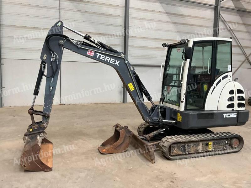 Terex TC 35 / 2014 / 2 837 üzemóra / Lízing 20%-tól