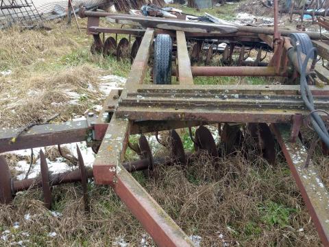 Vontatott V könnyűtárcsa 4 m munkaszélességgel eladó Vontatott V könnyűtárcsa 4 m munkaszélességgel eladó