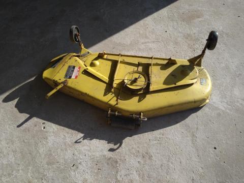 John Deere fűnyíró adapter, 120 cm széles John Deere fűnyíró adapter, 120 cm széles