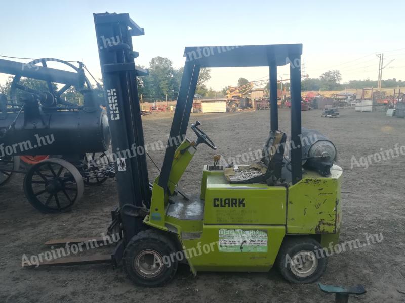 CLARK GPM 20SB targonca eladó vagy terepes targoncára cserélhető