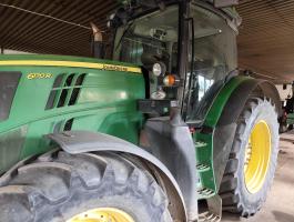 John Deere 6170R traktor gyári monitorral, mellső súllyal és automata vonófejjel