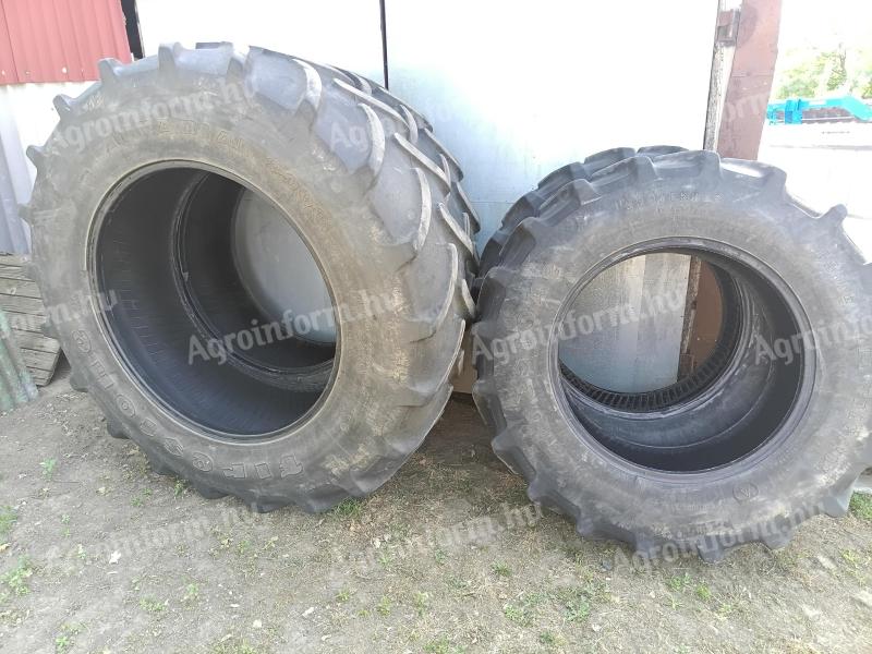Firestone 460/85R38 és 380/85R28 használt abroncs pár eladó