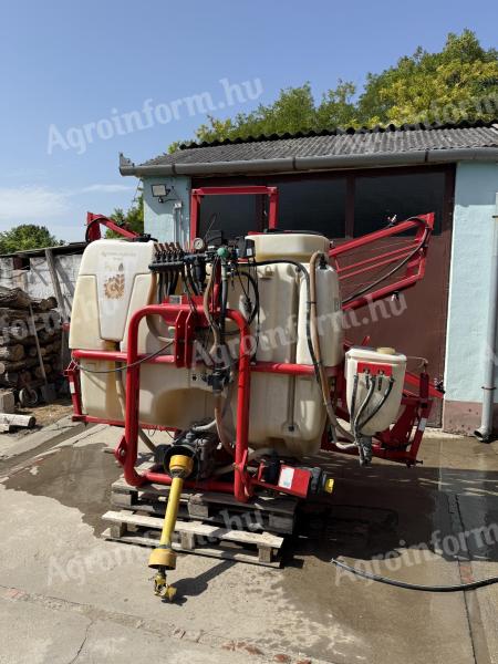 Agromechanika 800/16 jó állapotú függesztett permetező eladó