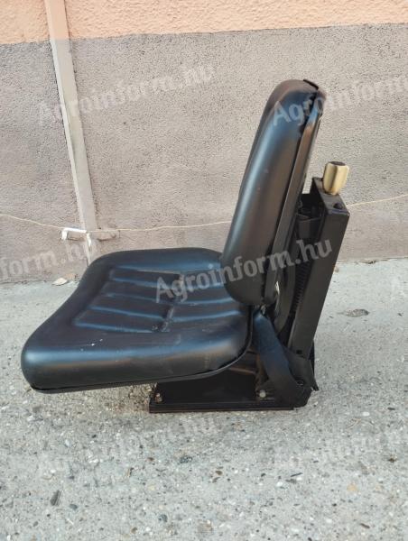 Traktor, targonca ülés újszerű állapotban eladó