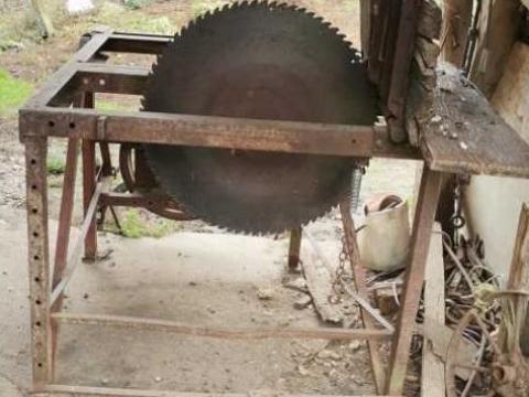 Traktor hajtású kardános körfűrész, cirkula három lappal, kardántengellyel eladó Traktor hajtású kardános körfűrész, cirkula három lappal, kardántengellyel eladó