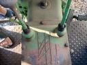 John Deere 710 traktor homlokrakodóval eladó