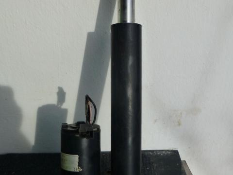Munkahenger kihelyezhető, elektromos 12V Munkahenger kihelyezhető, elektromos 12V