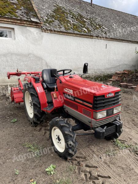 YANMAR motorros japán kistraktor talajmaróval,  kiváló állapotban eladó