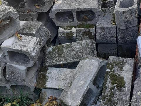 Födém betonblokk eladó, kb. 100 darab