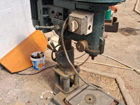 Állványos fúrógép,  380 V,  eladó Állványos fúrógép,  380 V,  eladó