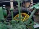 Veterán traktor John Deere A