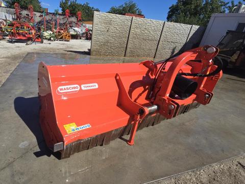Maschio Tornado 280 szárzúzó hibátlan állapotban Maschio Tornado 280 szárzúzó hibátlan állapotban