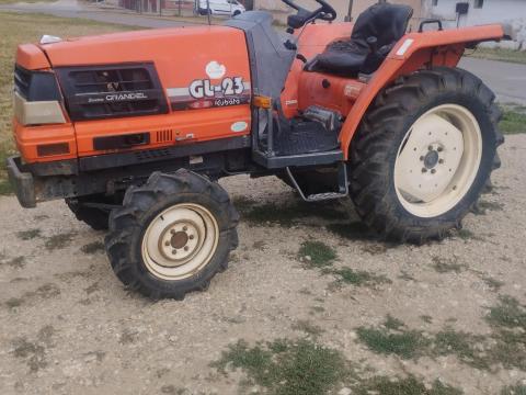 Kubota GL23 kistraktor eladó - felújított, munkára kész állapotban Kubota GL23 kistraktor eladó - felújított, munkára kész állapotban