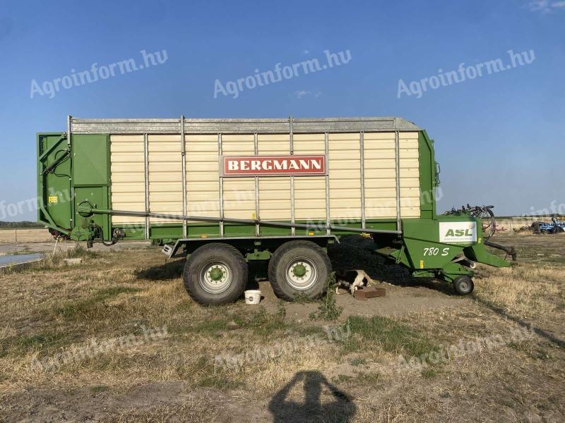 Bergmann Shuttle 780S rendfelszedőkocsi rendezett állapotban