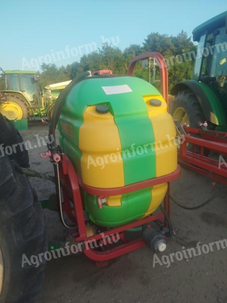 Talajpermetező, vegyszerező 800 literes