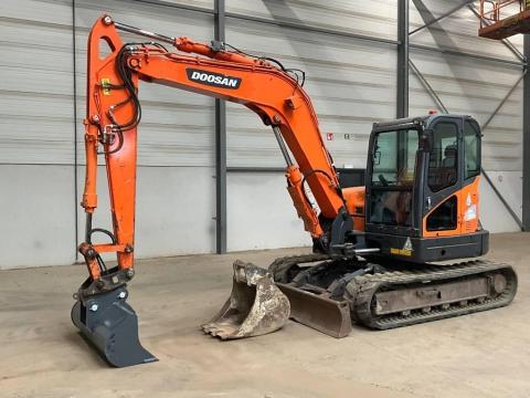 Doosan DX 85 R-3 / 2017 / 3 898 üzemóra / Lízing 20%-tól Doosan DX 85 R-3 / 2017 / 3 898 üzemóra / Lízing 20%-tól