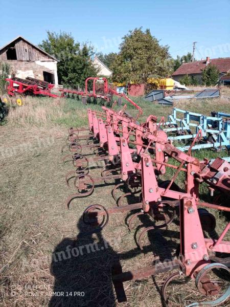 Eladó sorlözművelő kultivátor műtrágya tartállyal