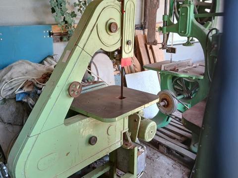 300-as háromkerekű szalagfűrész, fűrészgép eladó 300-as háromkerekű szalagfűrész, fűrészgép eladó