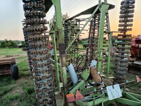 Syncrogerm 5 eladó – 5 méteres talajművelő gép Syncrogerm 5 eladó – 5 méteres talajművelő gép