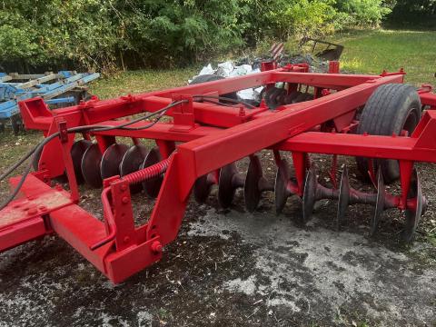 Eladó 4,2 méteres IH tárcsa kihasználatlanság miatt Eladó 4,2 méteres IH tárcsa kihasználatlanság miatt