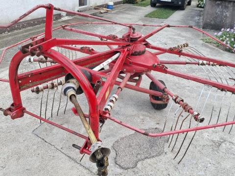 Pöttinger TOP 330U rendképző,  rendsodró eladó