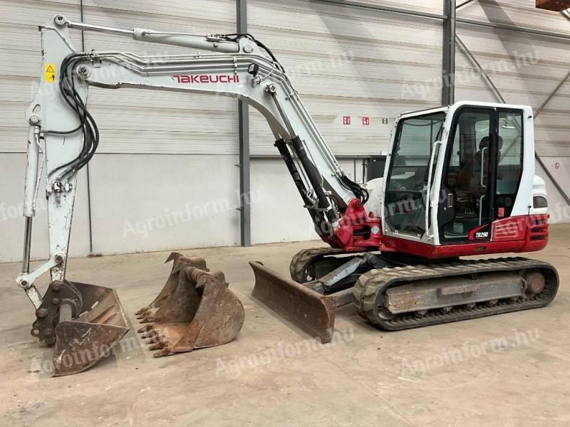 Takeuchi TB 290 / 2013 / 5 303 üzemóra / Lízing 20%-tól