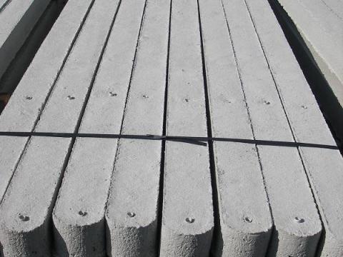 Szőlőoszlop, szőlőkaró, támoszlop, betonoszlop, drótfonat, drótháló, vadháló, kerítés