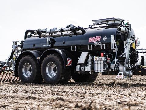 BRIRI Multi-Line hígtrágya tartálykocsik, profi kivitel, volumen- vagy hatóanyag-alapú vezérlés ISOBUS rendszerrel, precíziós gazdálkodáshoz BRIRI Multi-Line hígtrágya tartálykocsik, profi kivitel, volumen- vagy hatóanyag-alapú vezérlés ISOBUS rendszerrel, precíziós gazdálkodáshoz