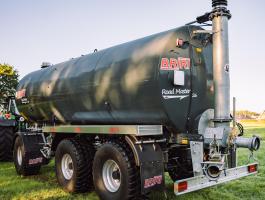 BRIRI Road Master hígtrágya- és folyékony műtrágya-szállító tartálykocsi