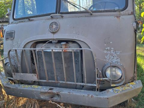 Steyr 680 4x4 eladó erdészeti teherautó Steyr 680 4x4 eladó erdészeti teherautó