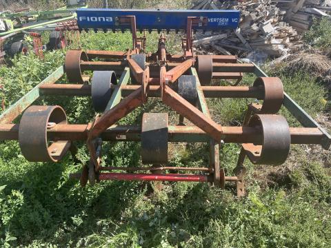 Gruber zöldtrágya vetővel, 2 m munkaszélességgel eladó