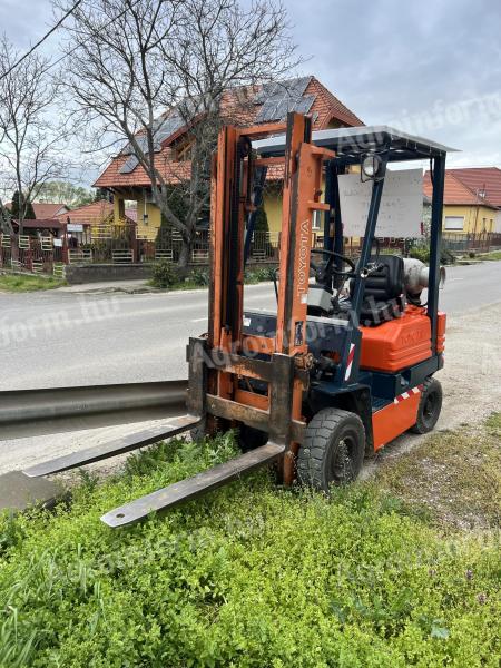 Toyota FG15 targonca eladó – 1,5 tonna emelési kapacitás, gázüzemű