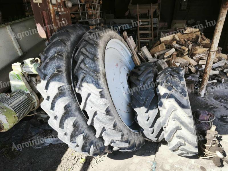 Egyenes hidas traktor keskeny kerékgarnitúra,  újszerű