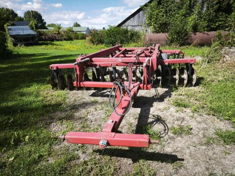 V-tárcsa 4m,  elöl-hátul csipkés lapokkal,  keveset használt V-tárcsa 4m,  elöl-hátul csipkés lapokkal,  keveset használt