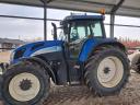 New Holland traktor