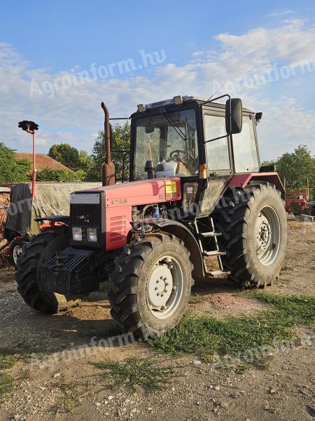 Belarus MTZ 820.4 traktor, permetezésre és szállításra használt